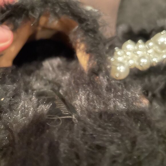 Lauren Lorraine SARITA FAUX FUR SLIPPER SANDAL WITH PEARL DETAILING size 7 - Picture 3 of 5